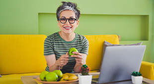 woman smiling apple